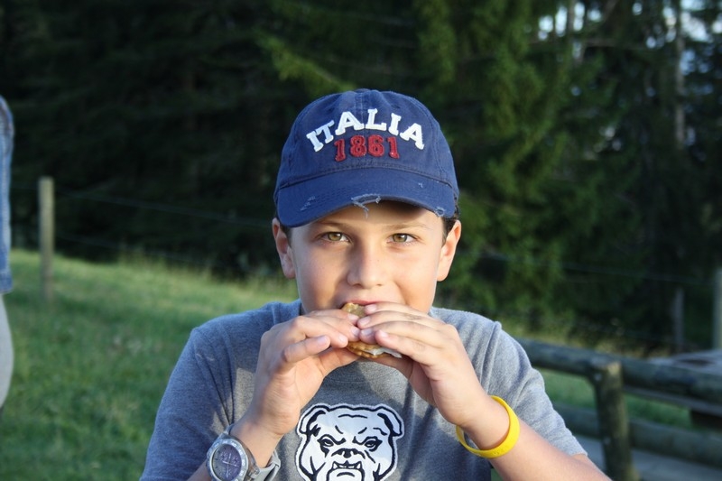 Village Camps International Summer Camp Leysin, Switzerland 2026-08-15 https://www.villagecamps.com/journals_admin/images/703-14-campfire (20).jpg